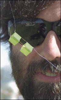 Kastendrachen vor Wilfrieds Brille [(BxTxL) 9 x 9 x 29 mm]
